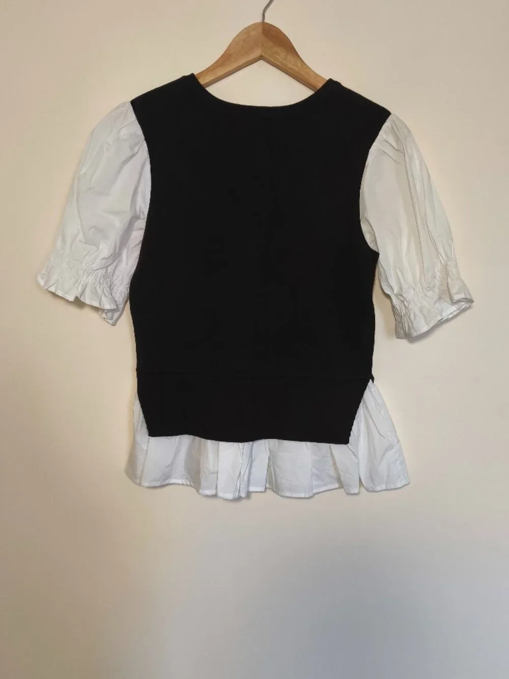 Anthropologie Puff Sleeve Shirttail Sweater Vest Top sz M Black White Preppy